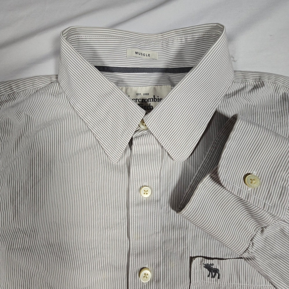 Abercrombie & Fitch Mens XXL Muscle Fit Pinstripe Button Down Shirt Grey White